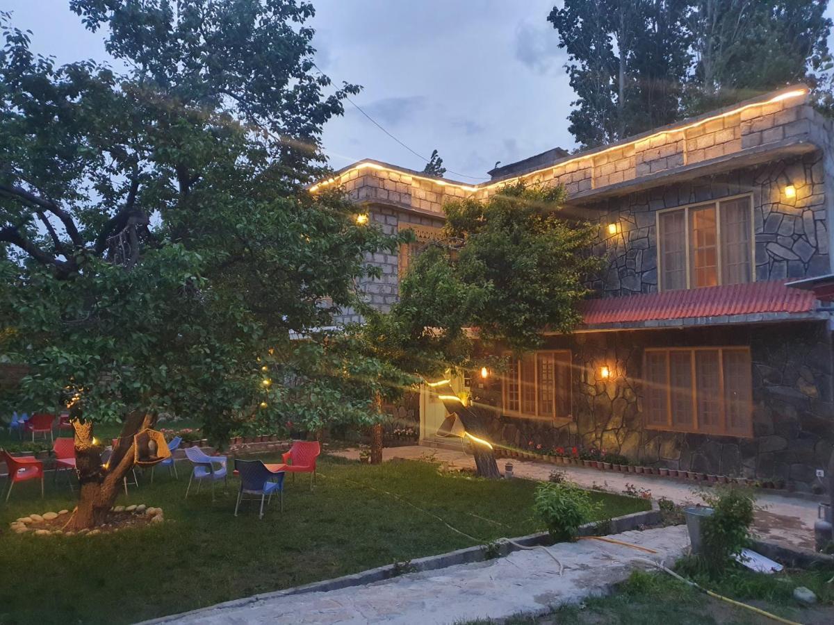 Sehrish Guest House Skardu Extérieur photo